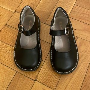 L’amour Black toddler Maryjanes Size 10